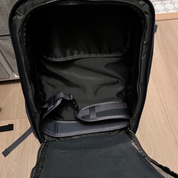 Patagonia Black Hole® Mini MLC® Pack 30L - Picture 8 of 15